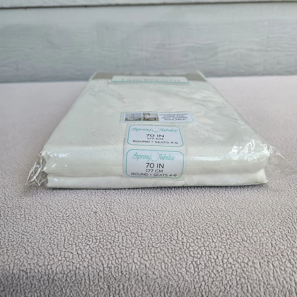 Town & Country Spring Jubilee Damask 70